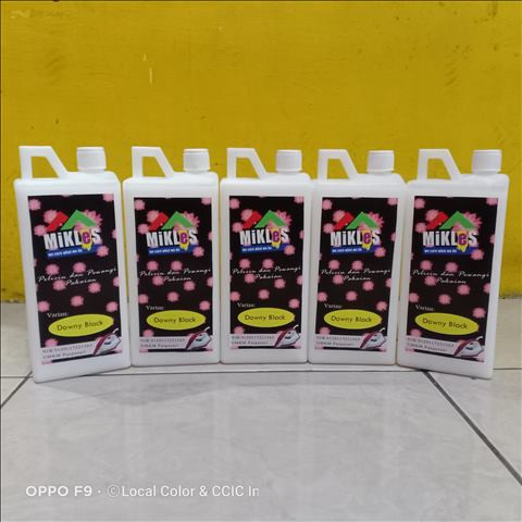 MiKLeS Pelicin & Pewangi Pakaian Downy Black