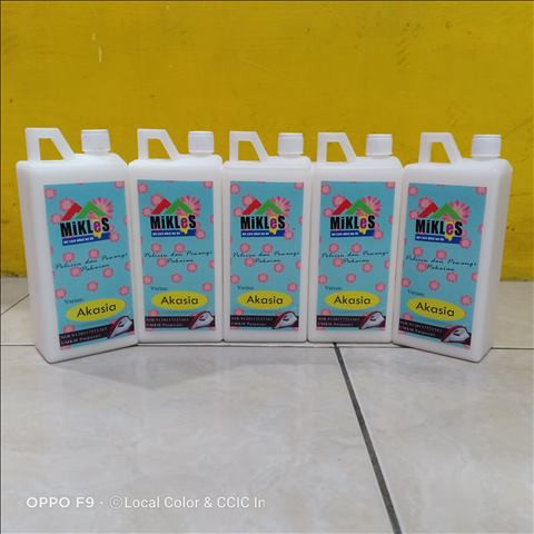 MiKLeS Pelicin & Pewangi Pakaian Akasia
