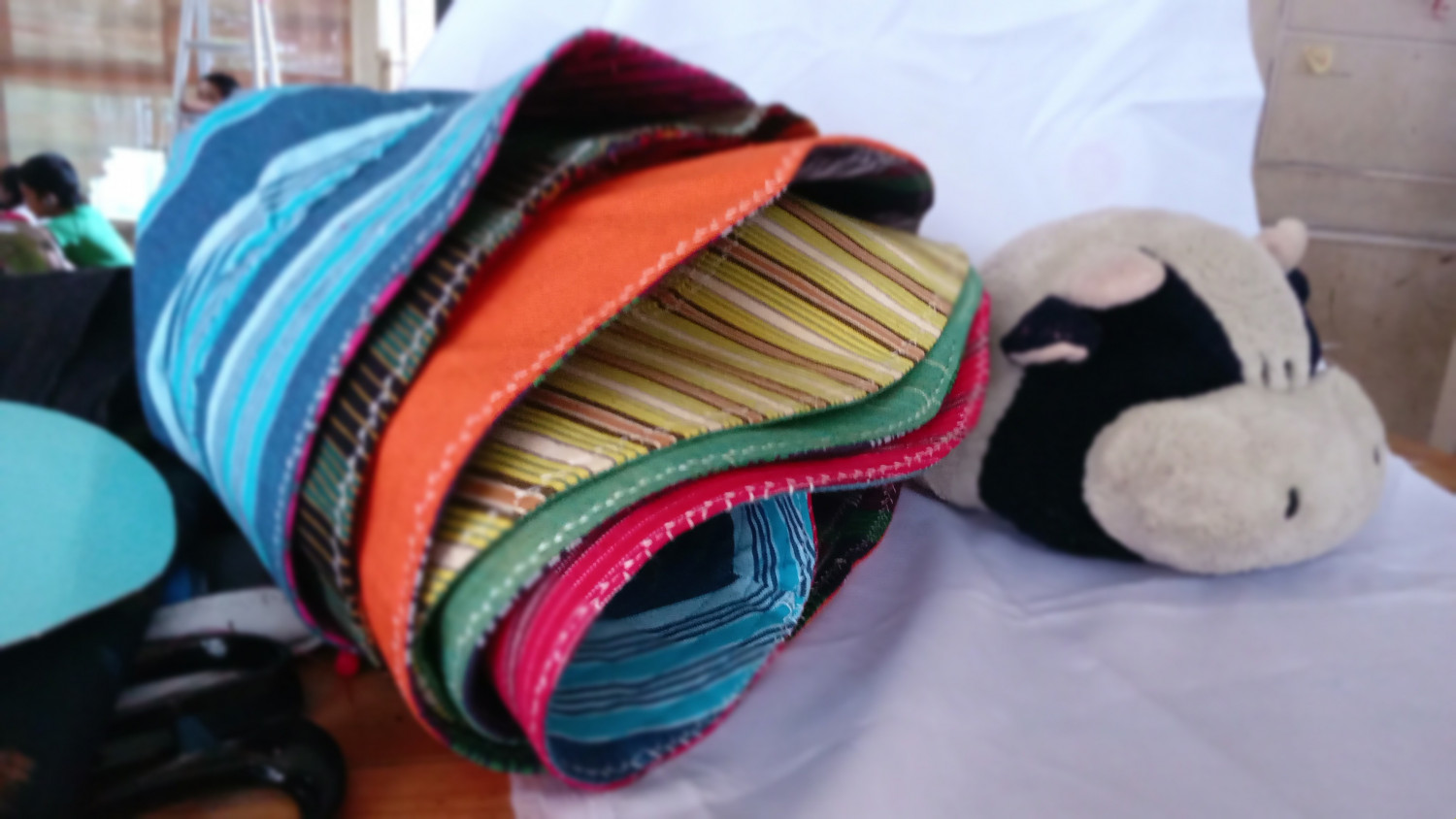 BUCKET HAT TENUN LURIK